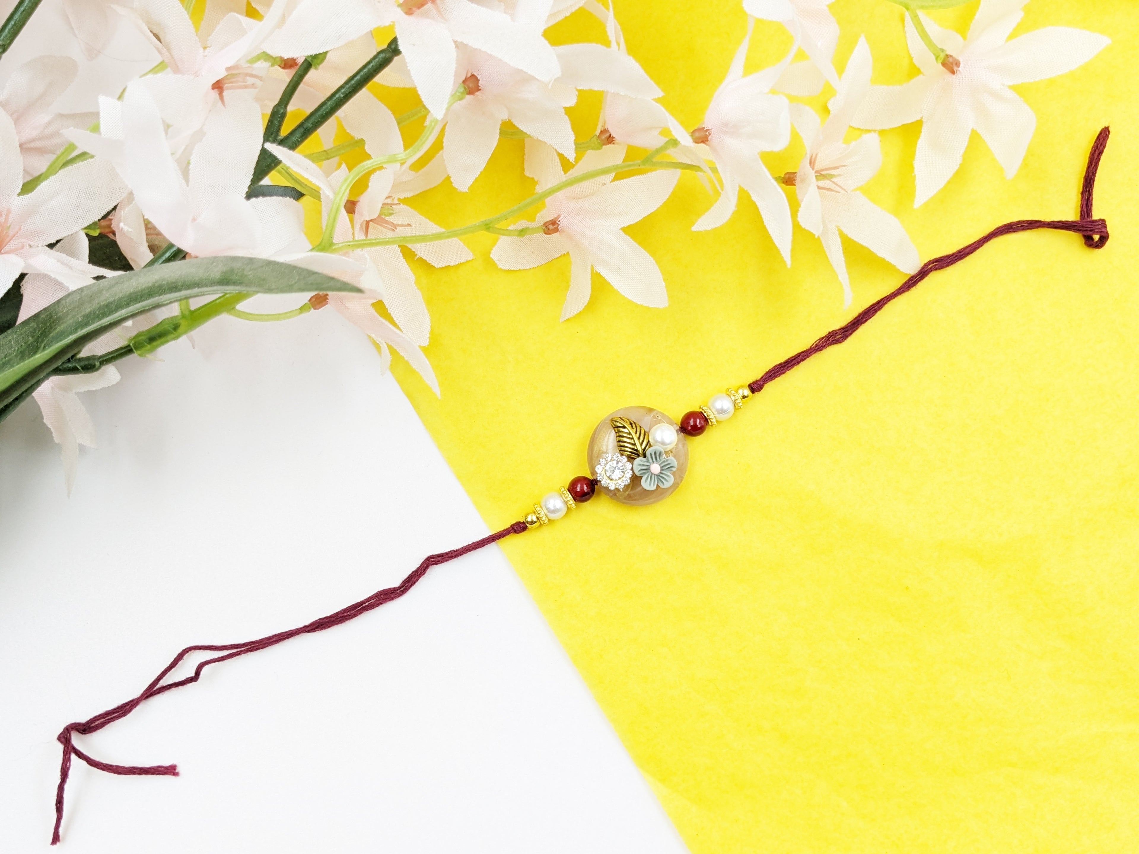 Round Marbled Rakhi Celebration Box for him